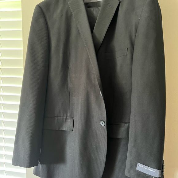 Black Perry Ellis Suit 48R coat XL vest & 38x30 pants